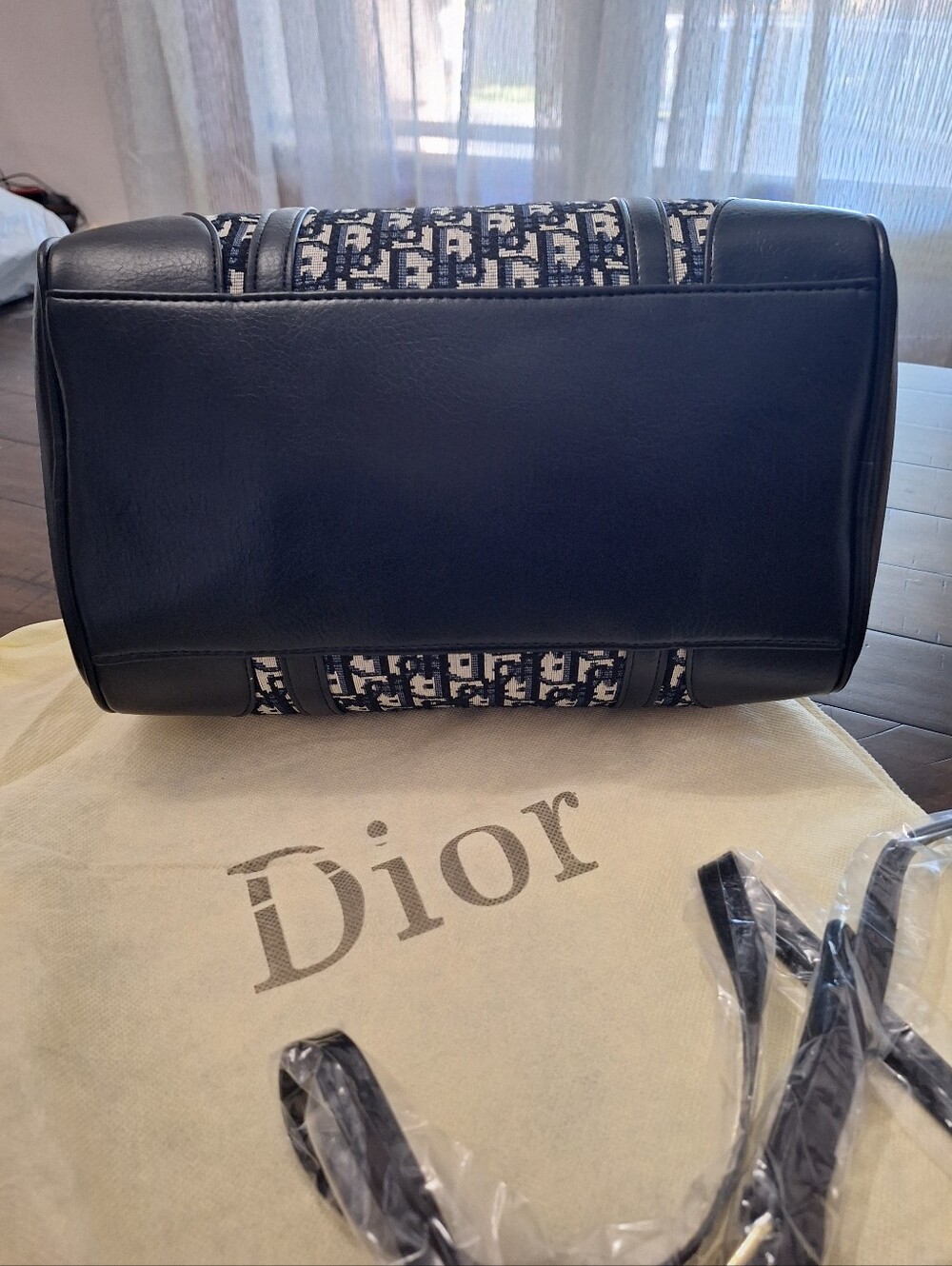 New Navy & White Satchel - Picture 6 of 7